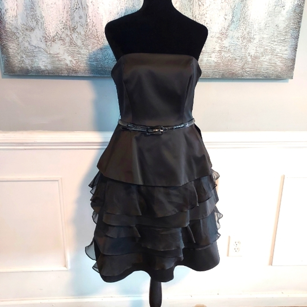 Coast Strapless Satin Ruffled Cocktail Formal Dress Sz-8